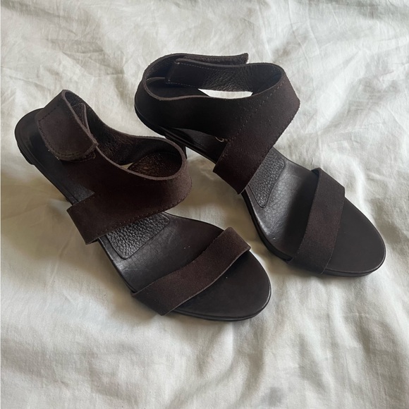 Pedro Garcia suede ASYMMETRICAL MIDI SANDAL - Picture 2 of 4